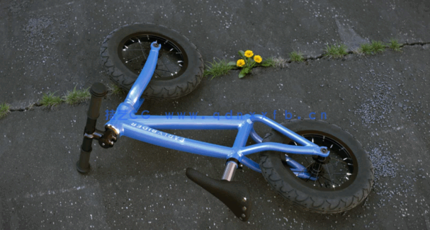 C4D高精度自行车建模材质渲染教程 Bicycle precision modeling texturing tutorial(图2)